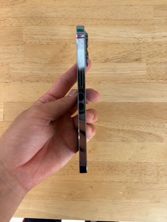 MLUK3J/A（スマホ）の商品画像 - 査定依頼日：2026年2月28日 - 最高査定価格：46,000円