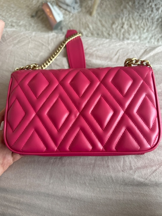 ミュウミュウ  （ブランドバッグ）の商品画像 - 査定依頼日：2026年4月5日 - 最高査定価格：47,000円