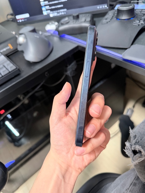 iPhone 15 Pro 128GB Softbank（スマホ）の商品画像 - 査定依頼日：2026年3月6日 - 最高査定価格：67,000円