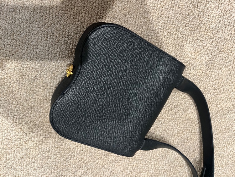 デッラ・カヴァッレリア ミニ　エプソン　BLACK　GD金具　U刻印（ブランドバッグ）の商品画像 - 査定依頼日：2026年7月24日 - 最高査定価格：800,000円