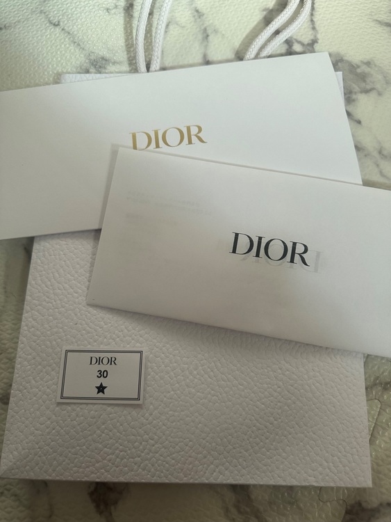 DIOR ディオール レディディオール 黒 ロータス ウォレット カナージュ 3（ブランド財布・小物）の商品画像 - 査定依頼日：2025年6月29日 - 最高査定価格：30,000円