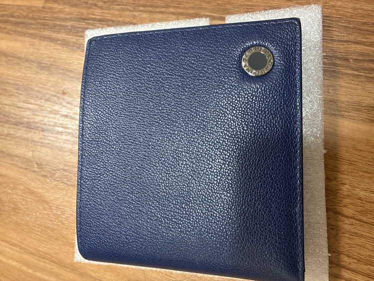 BVLGARI 折り畳み財布（ブランド財布・小物）の商品画像 - 査定依頼日：2026年7月26日 - 最高査定価格：10,000円