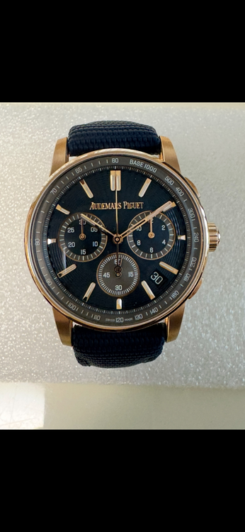 Code 11.59 バイ オーデマ ピゲ クロノグラフ（高級時計）の商品画像 - 査定依頼日：2025年6月8日 - 最高査定価格：3,500,000円