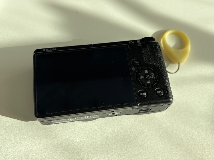 RICOH GRⅢ（カメラ）の商品画像 - 査定依頼日：2026年1月13日 - 最高査定価格：105,000円