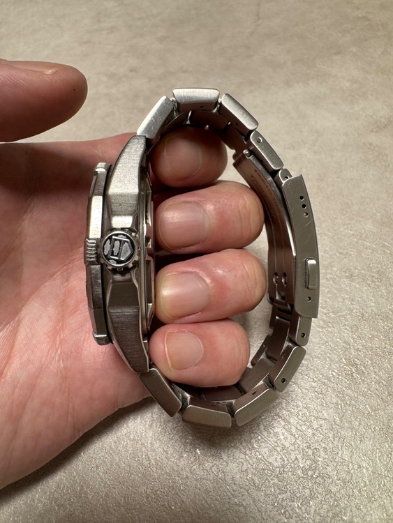 アクアレーサー（高級時計）の商品画像 - 査定依頼日：2025年10月30日 - 最高査定価格：120,000円