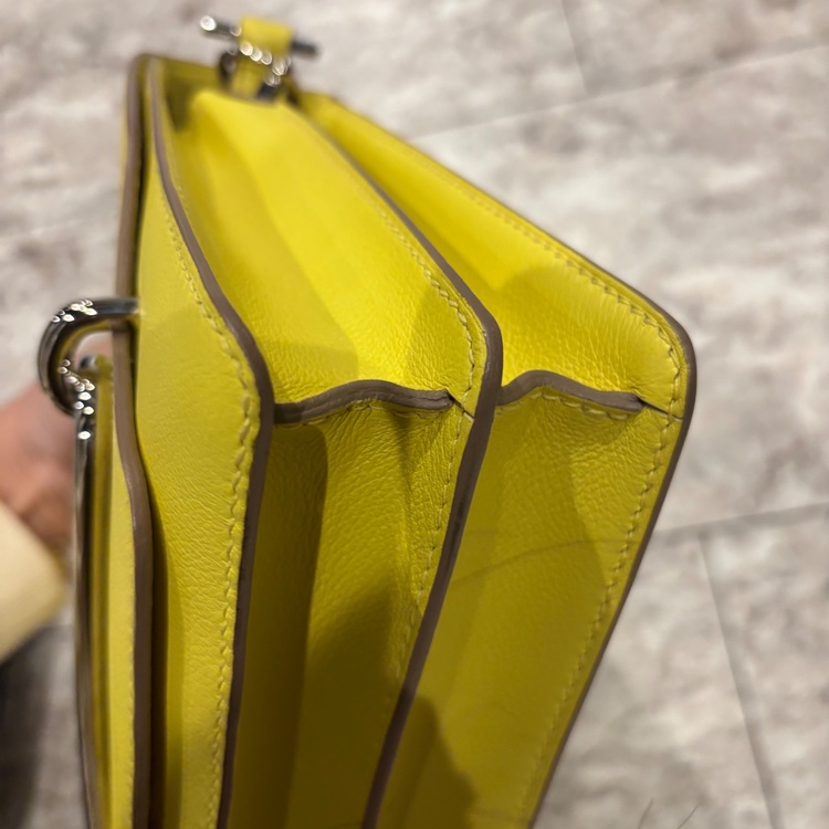 ロウリス23（ブランドバッグ）の商品画像 - 査定依頼日：2025年12月13日 - 最高査定価格：480,000円