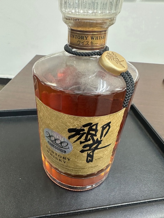 ウイスキー サントリー響 （お酒）の商品画像 - 査定依頼日：2025年12月8日 - 最高査定価格：110,000円