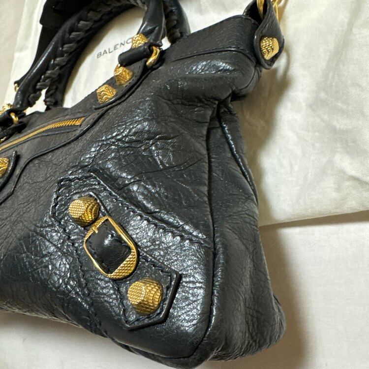 バレンシアガ  （ブランドバッグ）の商品画像 - 査定依頼日：2025年3月30日 - 最高査定価格：95,000円