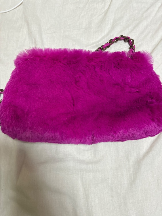 ファー　チェーンバック　（ブランドバッグ）の商品画像 - 査定依頼日：2025年12月24日 - 最高査定価格：150,000円