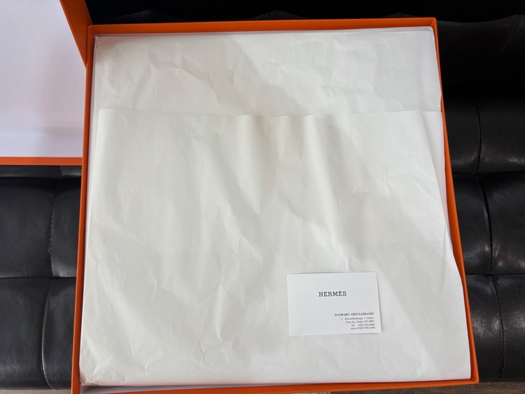 新品エルメスガーデンパーティー30K刻印ゴールド6/23購入品レザー（ブランドバッグ）の商品画像 - 査定依頼日：2025年6月24日 - 最高査定価格：650,000円