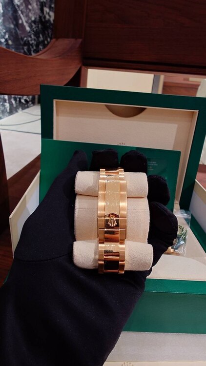 ロレックス デイトナ 11650（高級時計）の商品画像 - 査定依頼日：2025年5月7日 - 最高査定価格：10,000,000円