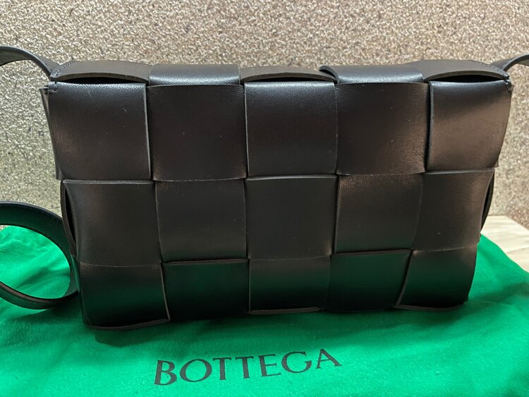 ボッテガ・ヴェネタ  （ブランドバッグ）の商品画像 - 査定依頼日：2025年3月3日 - 最高査定価格：200,000円