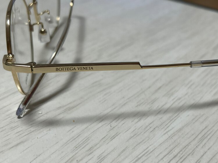 メガネフレーム（ブランド財布・小物）の商品画像 - 査定依頼日：2025年3月18日 - 最高査定価格：8,000円