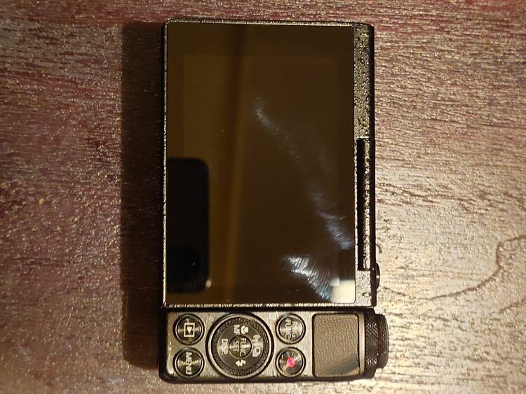 powershot G7x（カメラ）の商品画像 - 査定依頼日：2025年10月20日 - 最高査定価格：70,000円