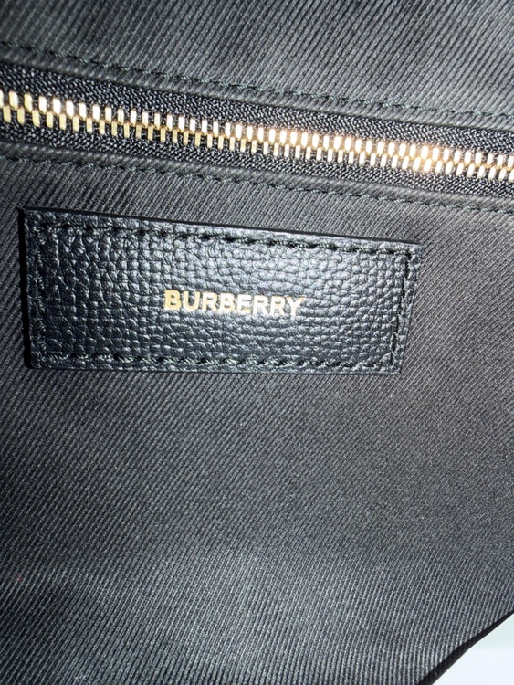 Burberryバック（ブランドバッグ）の商品画像 - 査定依頼日：2026年8月18日 - 最高査定価格：23,000円
