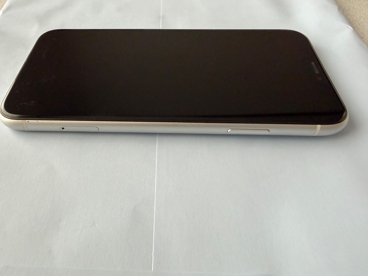 iPhone iPhoneXR 128GB Softbank（スマホ）の商品画像 - 査定依頼日：2026年7月5日 - 最高査定価格：10,000円