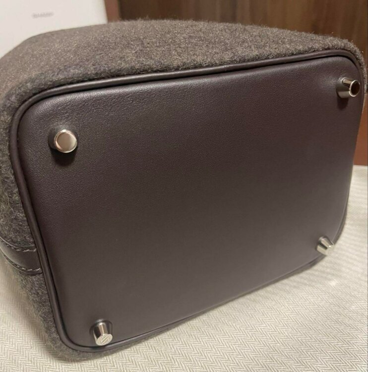 ピコタンロックPM（ブランドバッグ）の商品画像 - 査定依頼日：2025年1月24日 - 最高査定価格：286,000円