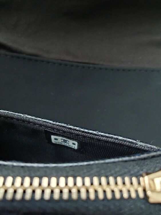 クラシック ジップ カードケース（ブランド財布・小物）の商品画像 - 査定依頼日：2025年10月17日 - 最高査定価格：60,000円