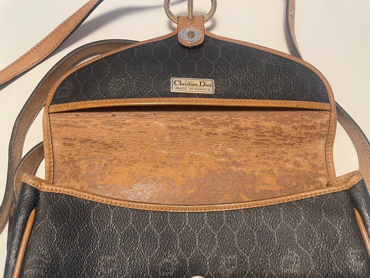 ディオール  （ブランドバッグ）の商品画像 - 査定依頼日：2026年3月25日 - 最高査定価格：7,000円
