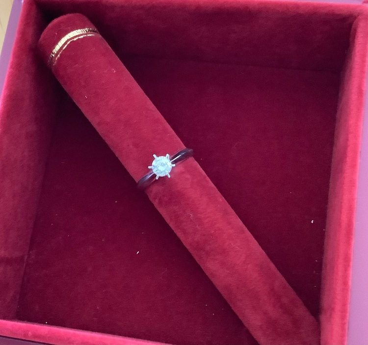 ダイヤの指輪プラチナリング（宝石）の商品画像 - 査定依頼日：2025年10月17日 - 最高査定価格：150,000円