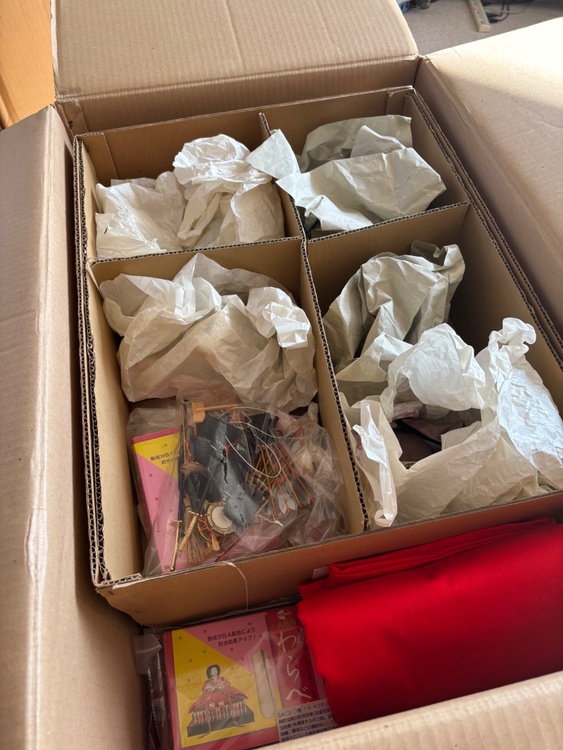 ひな人形5段かざり（美術品・骨董品）の商品画像 - 査定依頼日：2026年4月1日 - 最高査定価格：5,000円