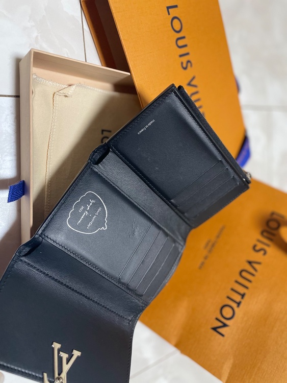 M81963　ルイヴィトンヤヨイ クサマ  ポルトフォイユ  カプシーヌ コンパ（ブランド財布・小物）の商品画像 - 査定依頼日：2025年12月24日 - 最高査定価格：18,000円