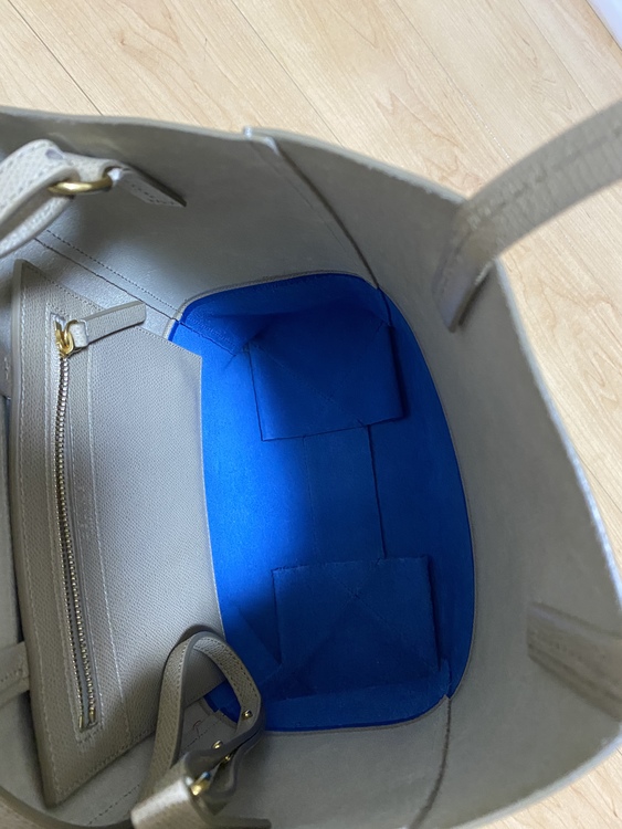 ｾﾘｰﾇ　ﾊﾞｰﾃｨｶﾙ 　ｶﾊﾞ ｽﾓｰﾙ 　2WAYﾊﾝﾄﾞﾊﾞｯｸﾞ　ﾌﾞﾙｰ/ｸﾞﾚｰ（ブランドバッグ）の商品画像 - 査定依頼日：2021年10月8日 - 最高査定価格：55,000円