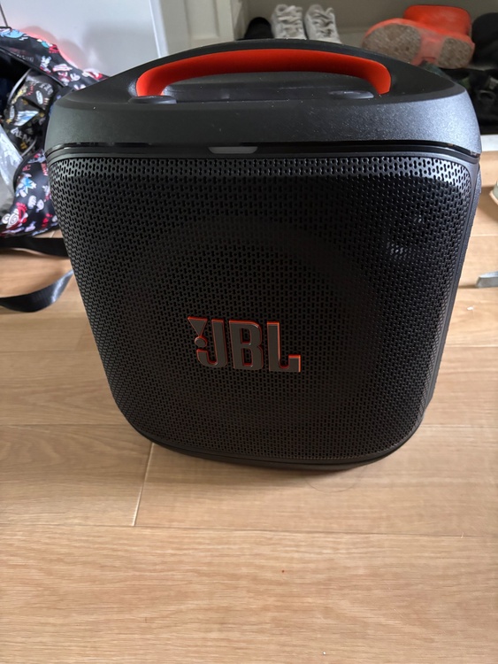 JBL PARTYBOX ENCORE ESSENTIAL Bluetooth（オーディオ・スピーカー）の商品画像 - 査定依頼日：2026年8月29日 - 最高査定価格：8,000円