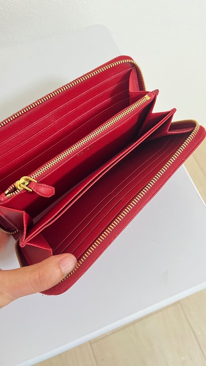 サフィアーノレザー　長財布（ブランド財布・小物）の商品画像 - 査定依頼日：2025年9月5日 - 最高査定価格：8,000円