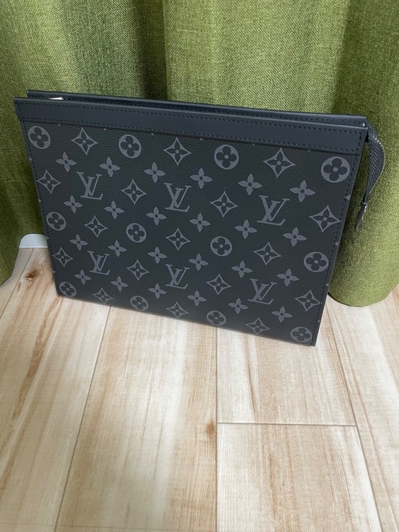 ポシェット・ヴォワヤージュ モノグラム・エクリプス（ブランドバッグ）の商品画像 - 査定依頼日：2025年8月14日 - 最高査定価格：55,000円