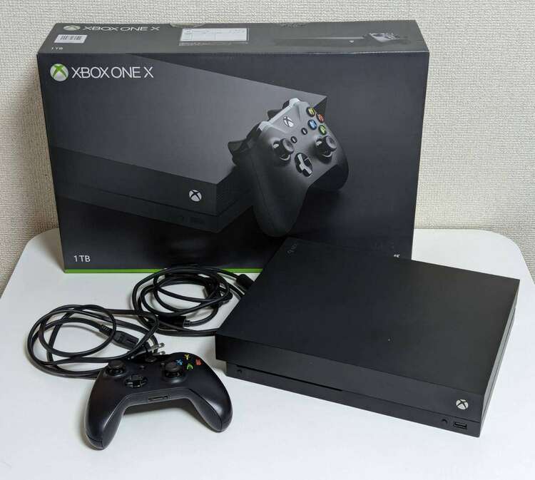 Xbox One X（ゲーム機本体・ゲームソフト）の商品画像 - 査定依頼日：2023年12月26日 - 最高査定価格：13,000円