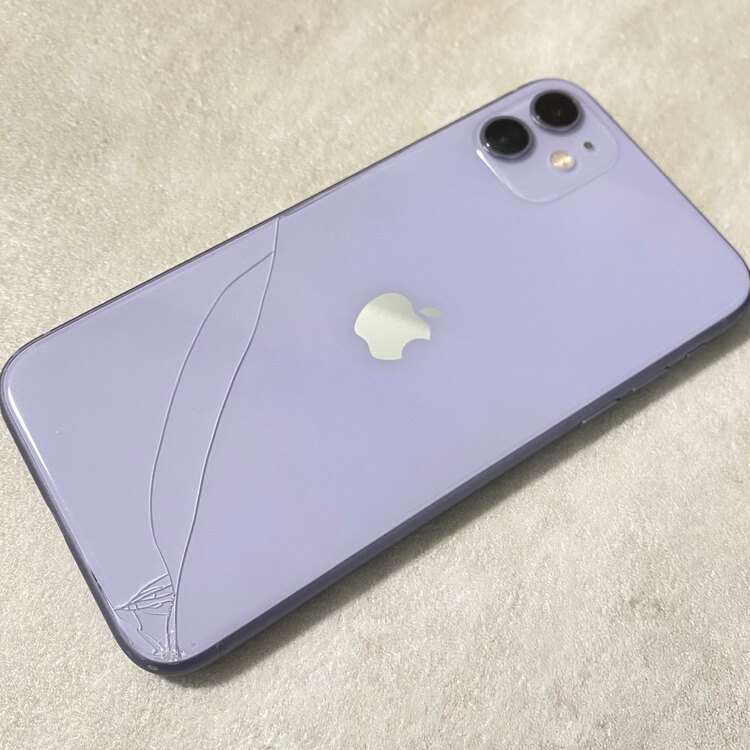 iPhone11 256GB SIMフリー（スマホ）の商品画像 - 査定依頼日：2025年5月15日 - 最高査定価格：10,000円