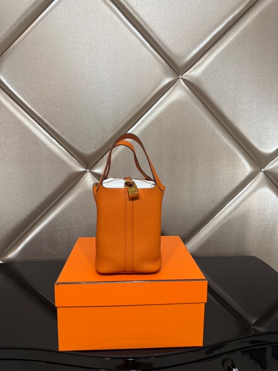 ピコタンロック pm（ブランドバッグ）の商品画像 - 査定依頼日：2025年11月18日 - 最高査定価格：470,000円