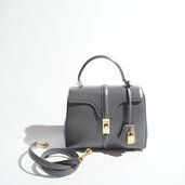CELINE セリーヌ スモール 16（セーズ） バッグ サチネイテッドカーフスキングレー（ブランドバッグ）の商品画像 - 査定依頼日：2026年8月9日 - 最高査定価格：180,000円
