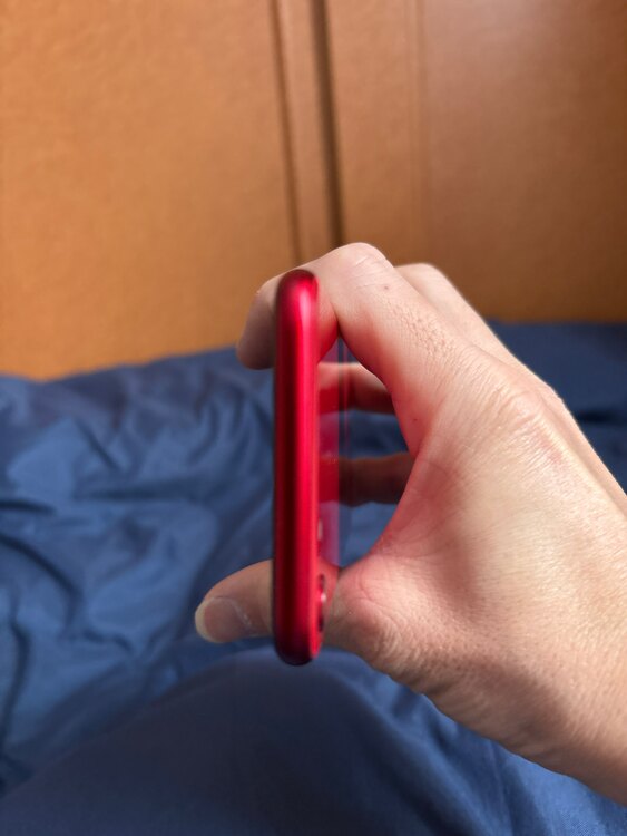 iPhone SE (第 3 世代) 128GB au（スマホ）の商品画像 - 査定依頼日：2025年3月29日 - 最高査定価格：34,000円