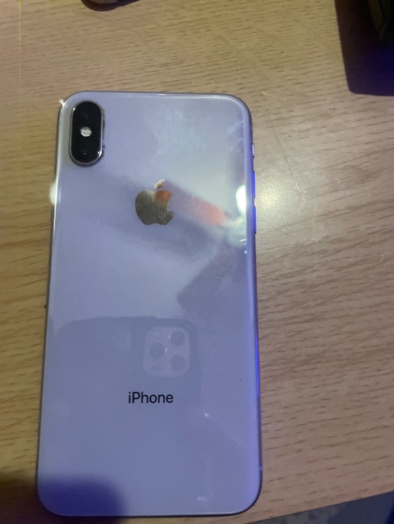 iPhone iPhoneX 64GB docomo（スマホ）の商品画像 - 査定依頼日：2026年9月13日 - 最高査定価格：2,000円