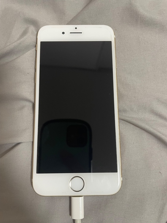 iPhone8 64GB docomo（スマホ）の商品画像 - 査定依頼日：2026年3月29日 - 最高査定価格：2,000円