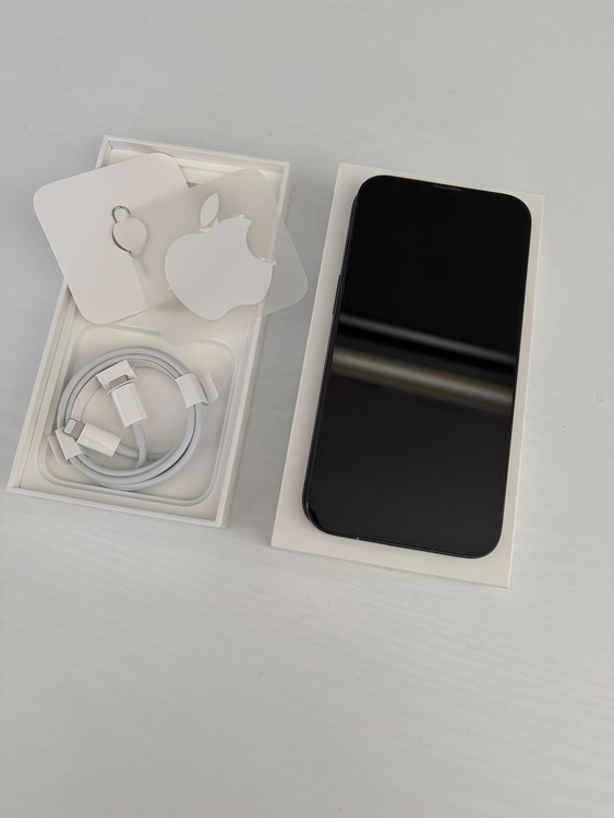 iPhone iPhone 13 128GB SIMフリー（スマホ）の商品画像 - 査定依頼日：2026年8月13日 - 最高査定価格：34,000円
