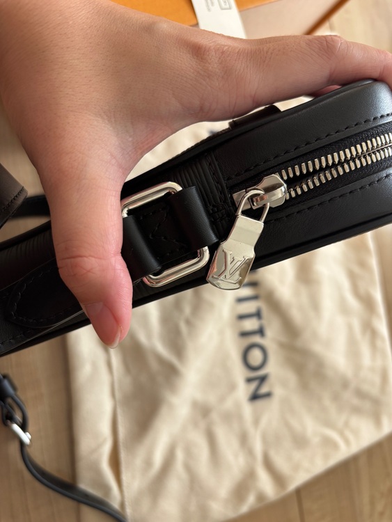 ルイヴィトン レザーショルダーバッグ（ブランドバッグ）の商品画像 - 査定依頼日：2025年9月19日 - 最高査定価格：90,000円