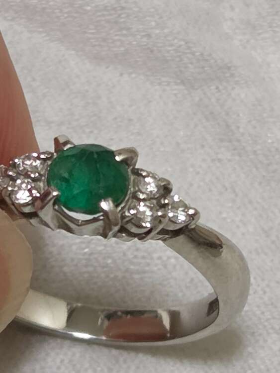 エメラルドダイヤモンドリング（宝石）の商品画像 - 査定依頼日：2025年5月6日 - 最高査定価格：50,000円