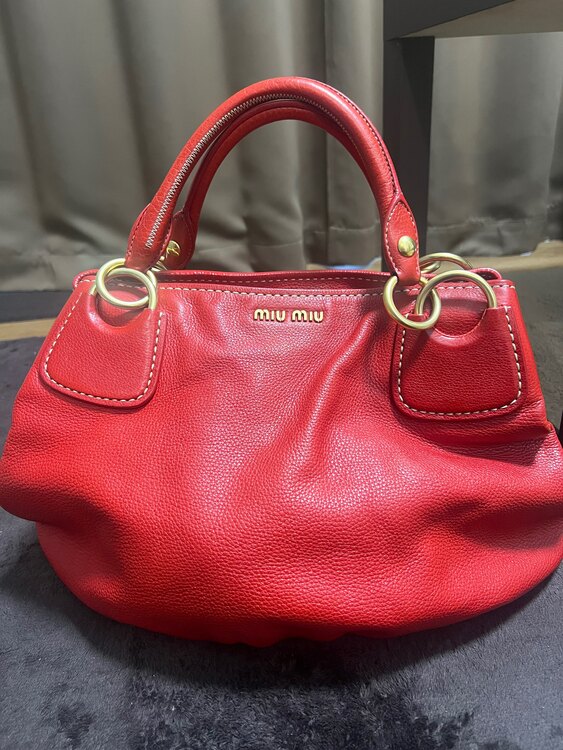 ミュウミュウ  （ブランドバッグ）の商品画像 - 査定依頼日：2025年3月7日 - 最高査定価格：20,000円