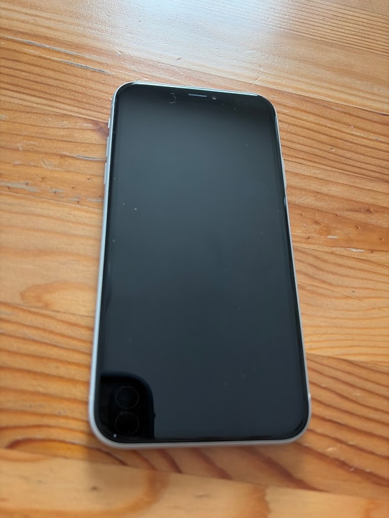 iPhone iPhoneXR 64GB SIMフリー（スマホ）の商品画像 - 査定依頼日：2026年8月27日 - 最高査定価格：12,500円