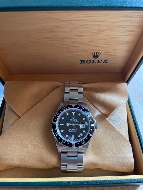 ロレックス GMTマスター 16700 U34493（高級時計）の商品画像 - 査定依頼日：2025年6月18日 - 最高査定価格：1,800,000円
