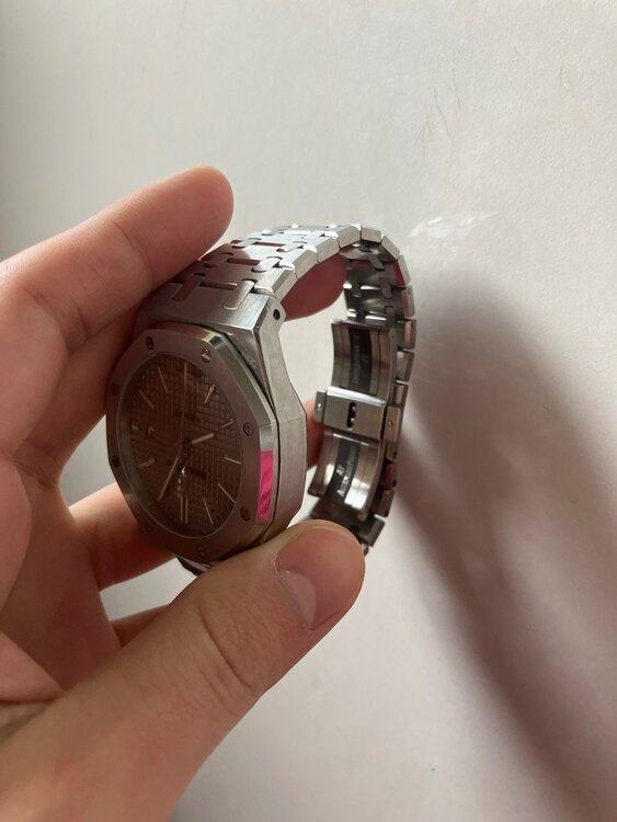 オーデマピゲ ロイヤルオーク （高級時計）の商品画像 - 査定依頼日：2025年2月9日 - 最高査定価格：4,300,000円