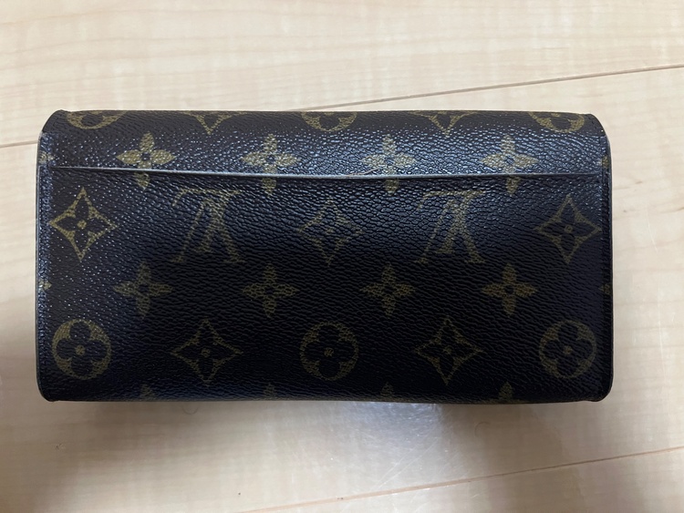 ポルトフォイユ サラ（ブランド財布・小物）の商品画像 - 査定依頼日：2025年12月16日 - 最高査定価格：15,000円