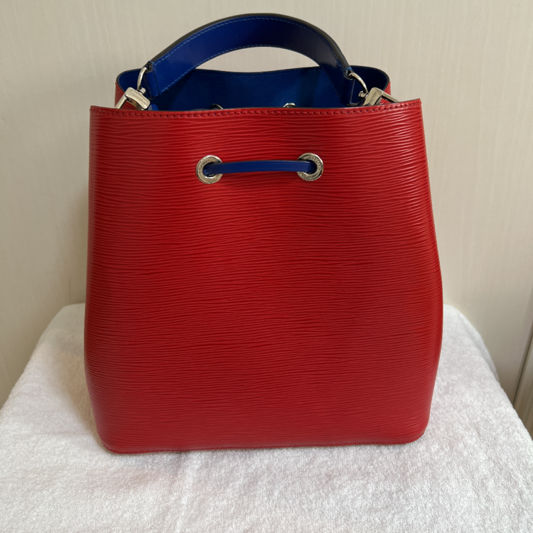 エピノエ（ブランドバッグ）の商品画像 - 査定依頼日：2025年2月3日 - 最高査定価格：100,000円