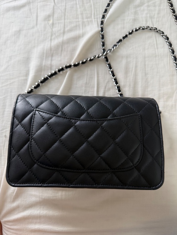 クラシックチェーンウォレット（ブランドバッグ）の商品画像 - 査定依頼日：2025年9月22日 - 最高査定価格：370,000円