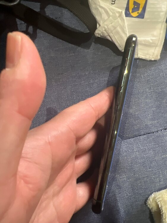 iPhone11 Pro 256GB docomo（スマホ）の商品画像 - 査定依頼日：2025年3月19日 - 最高査定価格：10,000円