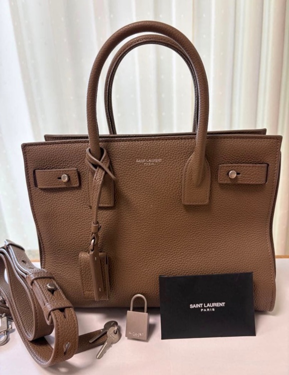 イブサンローラン  （ブランドバッグ）の商品画像 - 査定依頼日：2025年10月26日 - 最高査定価格：130,000円