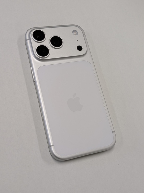 iPhone iPhone 17 Pro 256GB SIMフリー（スマホ）の商品画像 - 査定依頼日：2026年9月14日 - 最高査定価格：150,000円